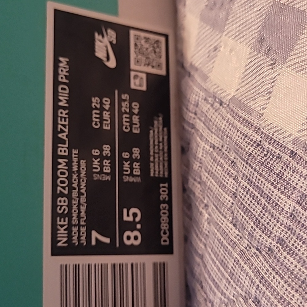Nike sneakers women size 8.5